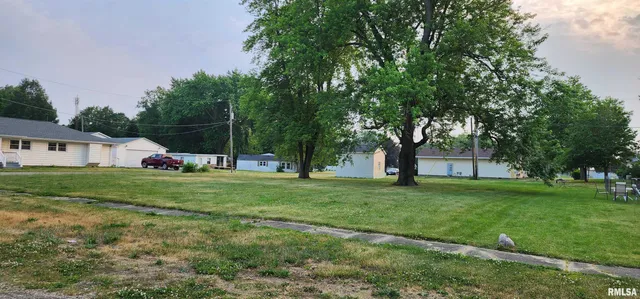 $15,900 | 610 Southeast Vine Street, Atlanta, IL 61723