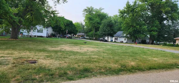 $15,900 | 610 Southeast Vine Street, Atlanta, IL 61723