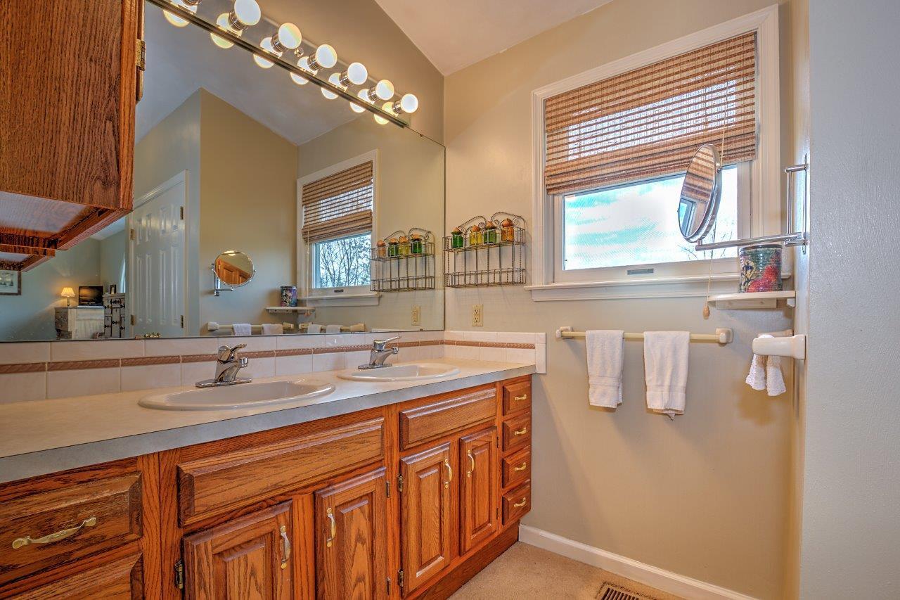 3604 Winding Way Road Southwest Roanoke, VA 24015 - Photo 14 of 44 MasterBath1