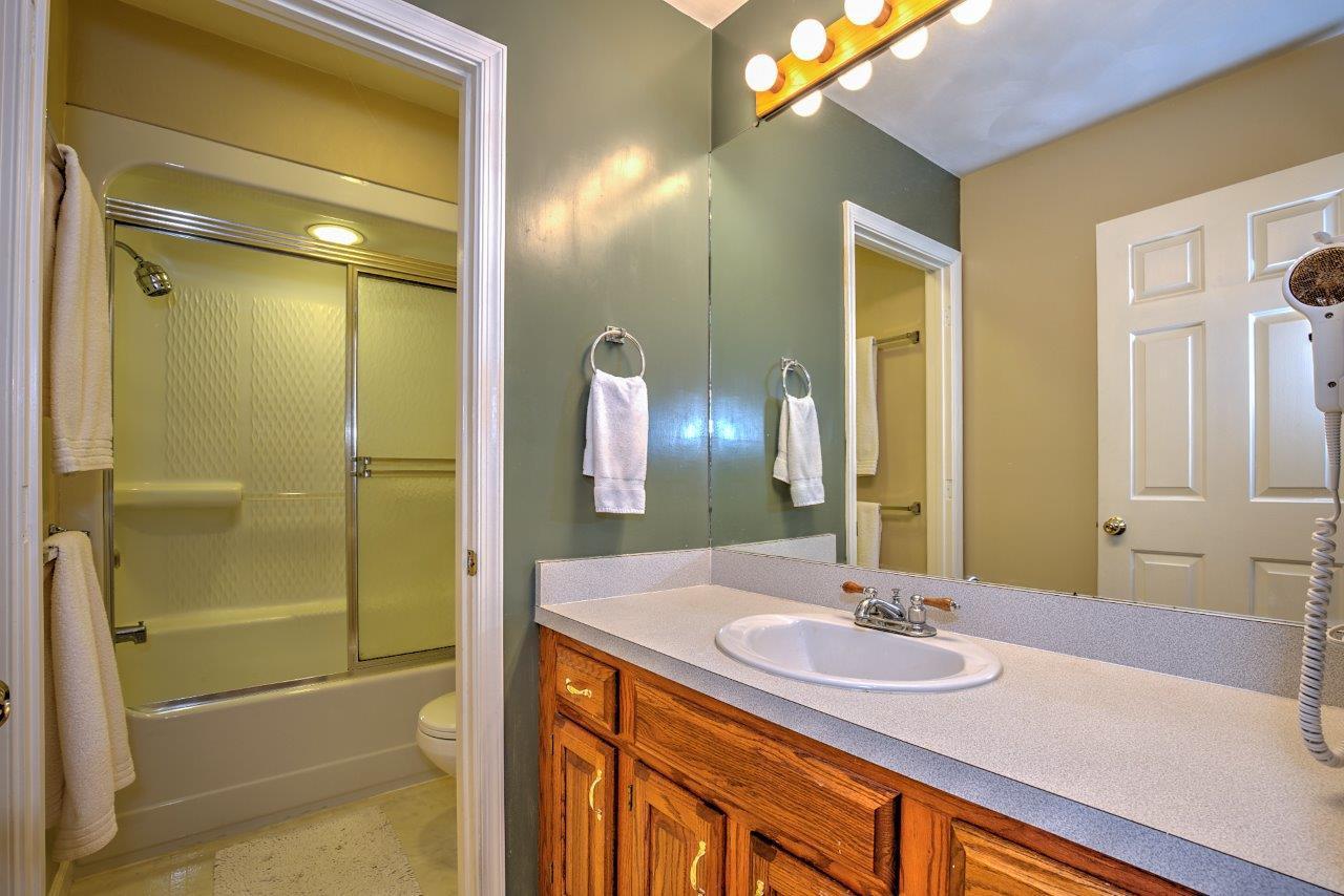 3604 Winding Way Road Southwest Roanoke, VA 24015 - Photo 40 of 44 MainBath2