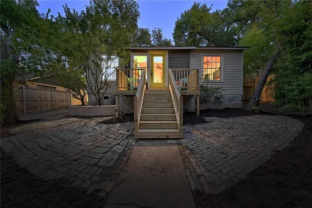 $2,850 | 3207 Breeze Terrace, Unit A, Austin, TX 78722