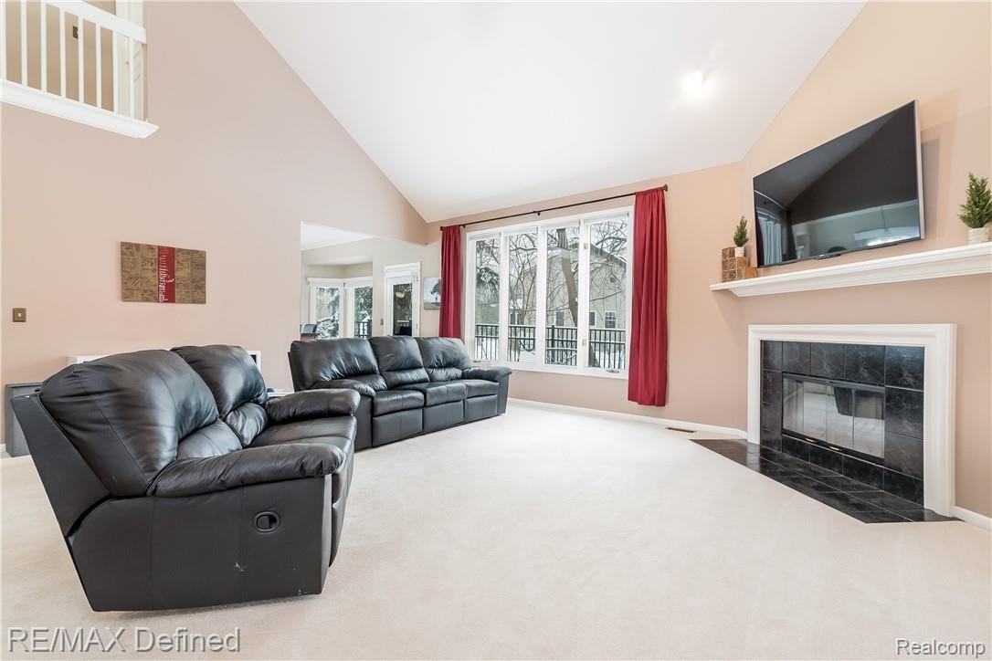 3085 Wilmington Court Rochester, MI 48309 - Photo 9 of 45 004-photo-great-room-6807925.jpg