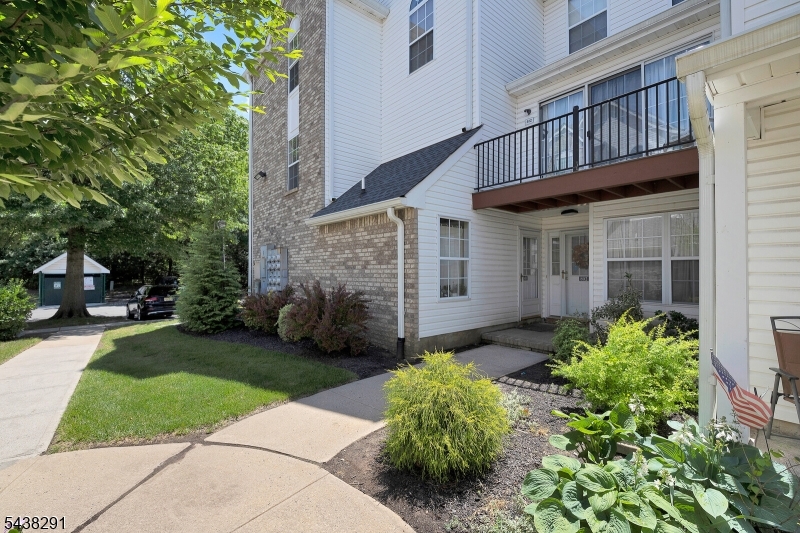 810 Plymouth Road North Brunswick, NJ 08902 - Photo 8 of 46