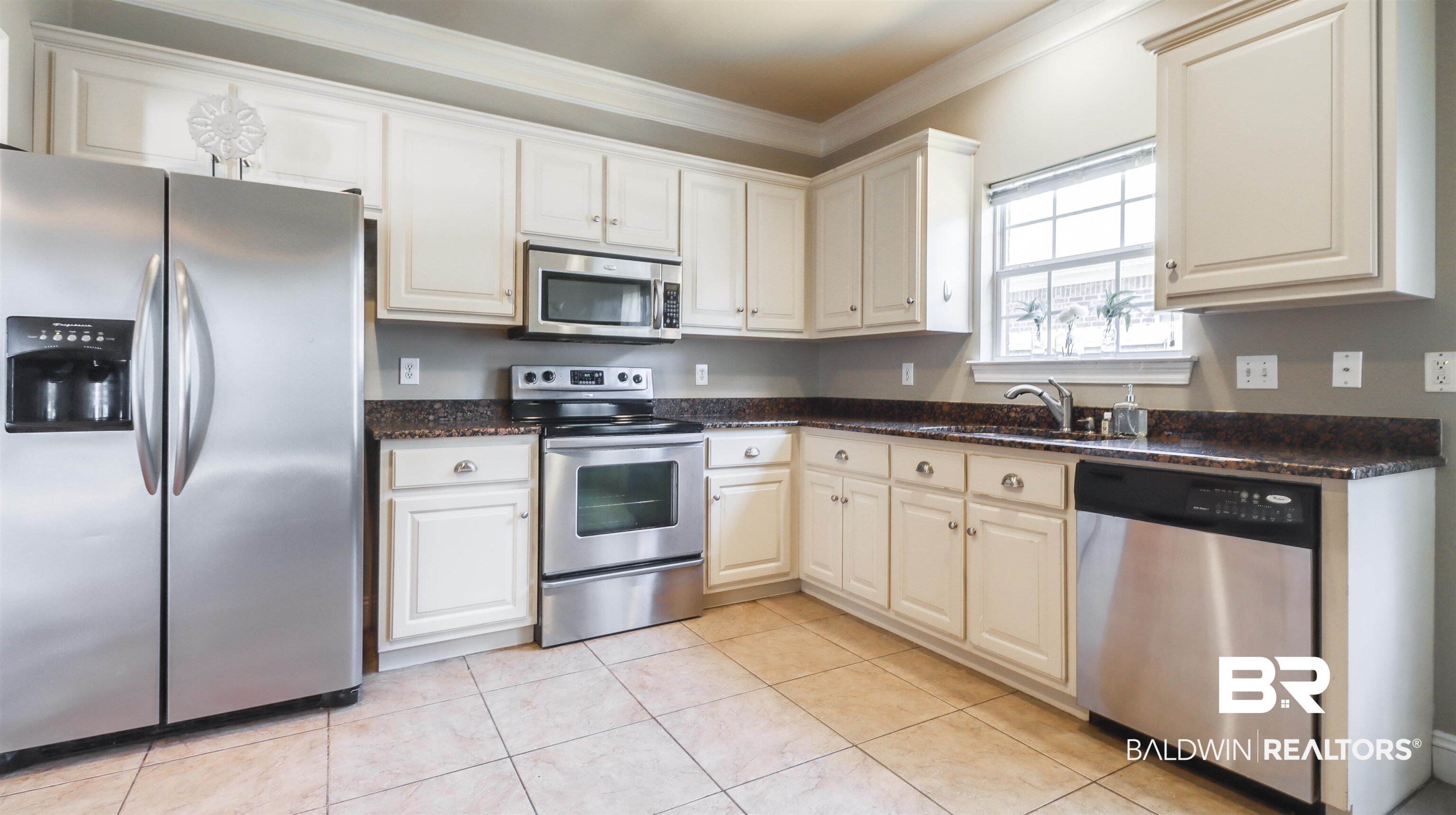 5552 Fairfield Place Mobile, AL 36609 - Photo 7 of 28