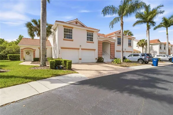 $259,900 | 7532 Marsh Orchid Circle, Unit 201, Bradenton, FL 34203