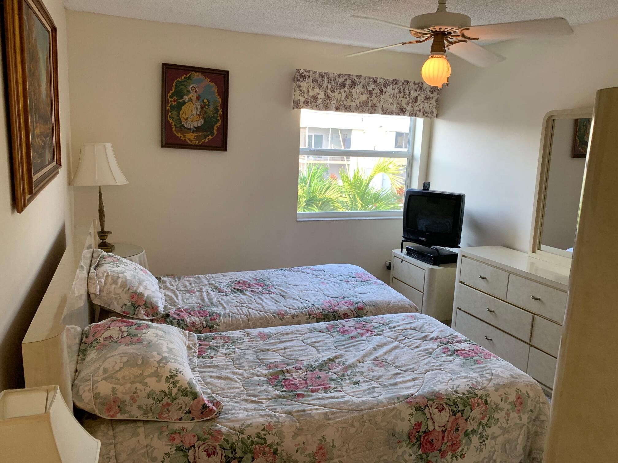 380 Capri H Delray Beach, FL 33484 - Photo 15 of 18 IMG_6340