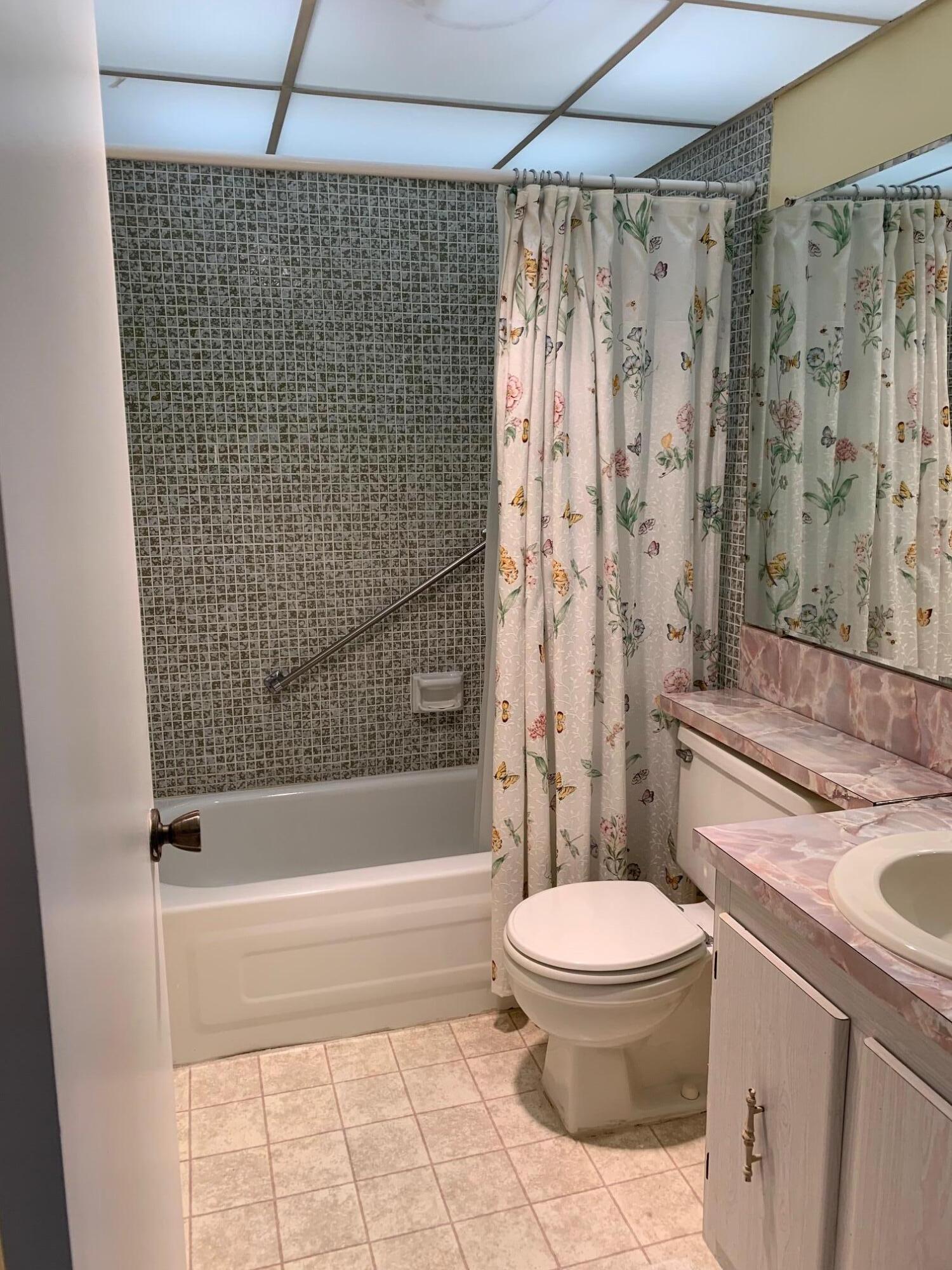 380 Capri H Delray Beach, FL 33484 - Photo 5 of 18 IMG_6289
