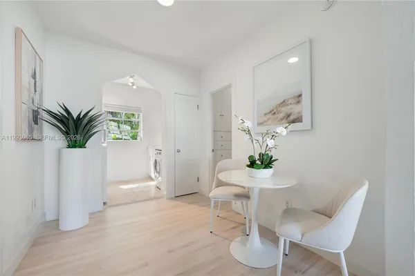 $2,444 | 750 Española Way, Unit 8, Miami Beach, FL 33139