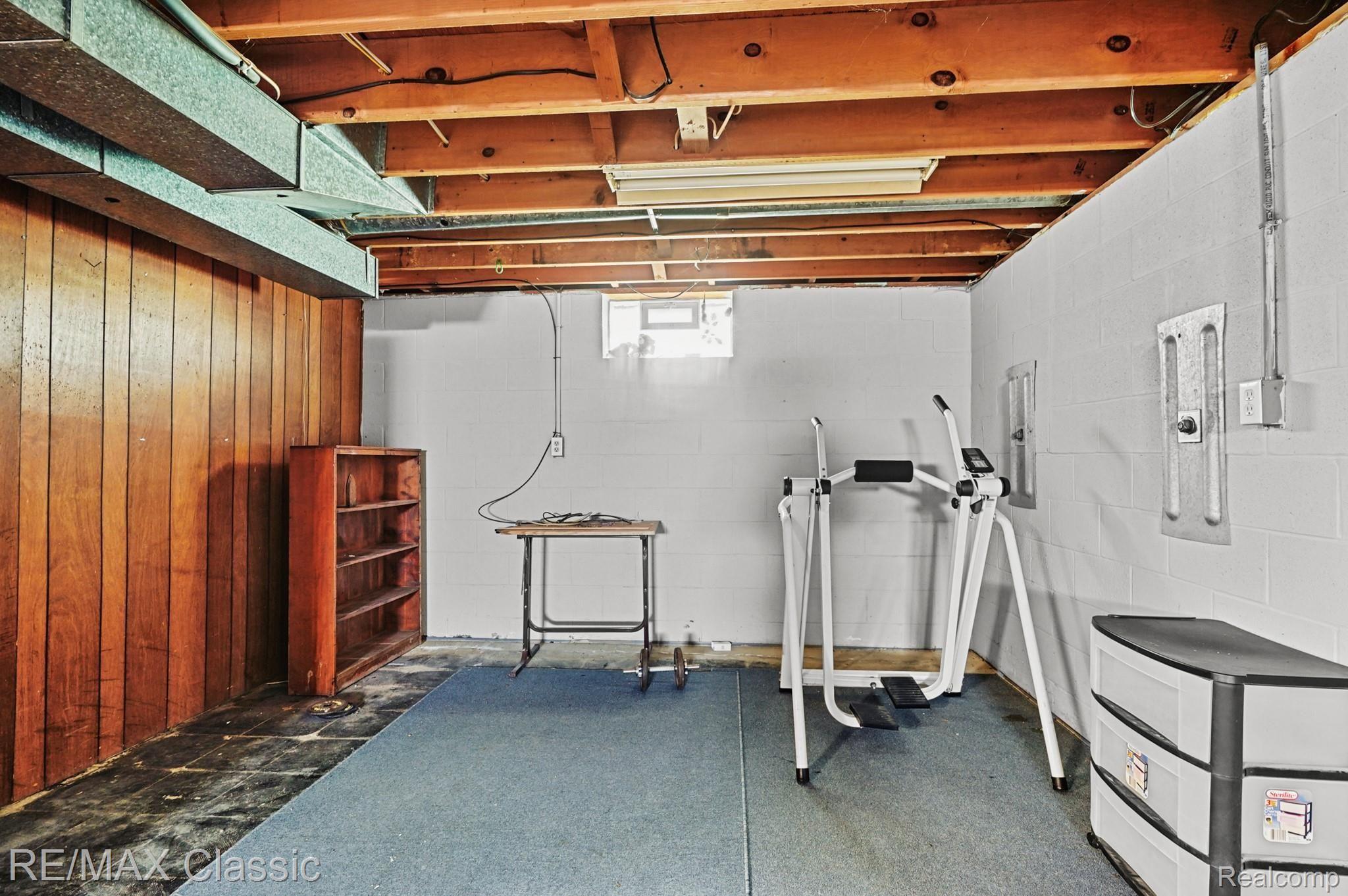 11158 9 Mile Road South Lyon, MI 48178 - Photo 26 of 26 Lots of Storage or Great Place for a Work out Room