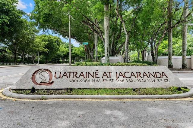 a sign of golf club on a wall