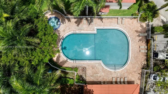 $250,000 | 9852 Northwest 3rd Court, Unit 1, Plantation, FL 33324