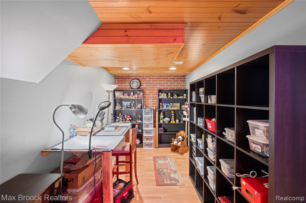9863 Marshall Road South Lyon, MI 48178 - Photo 31 of 60 Gallery Image 31