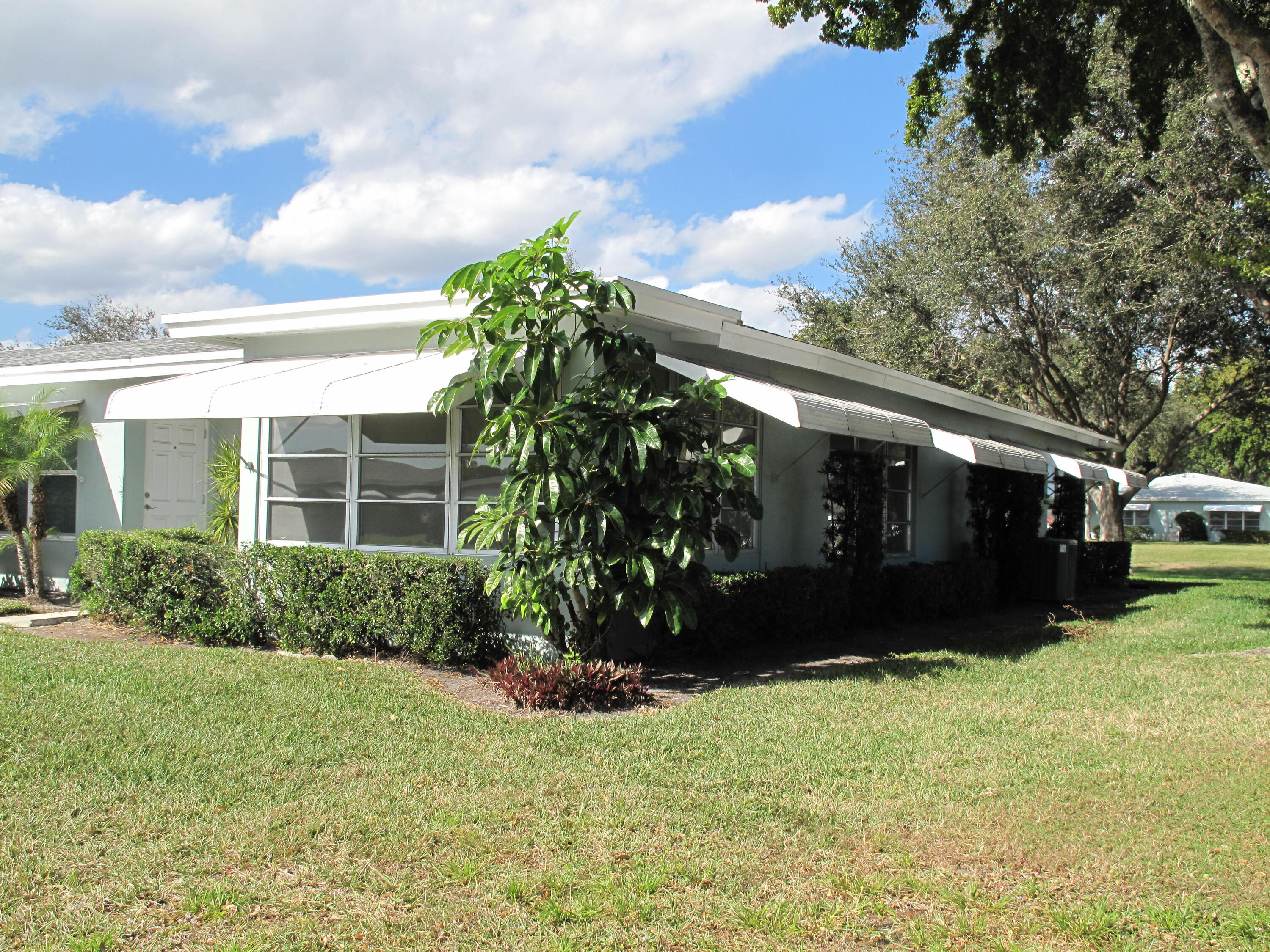 277 West High Point Court, Unit D Delray Beach, FL 33445 - Photo 2 of 47 IMG_7012