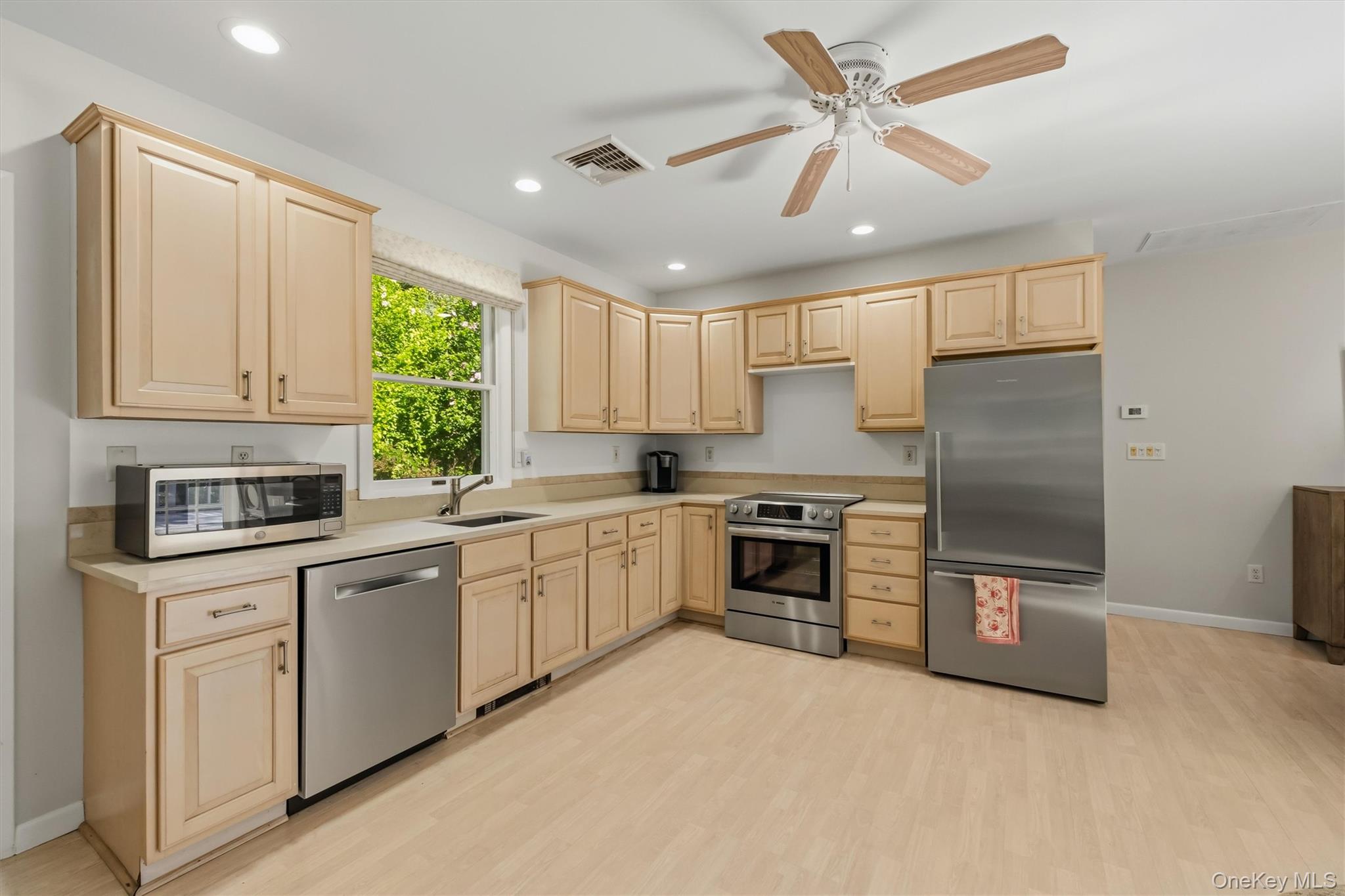 136 Lake Road New Windsor, NY 12553 - Photo 7 of 46 Gallery Image 7