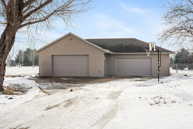 $695,000 | N10733 Timberwolf Lane, Caledonia, WI 54661
