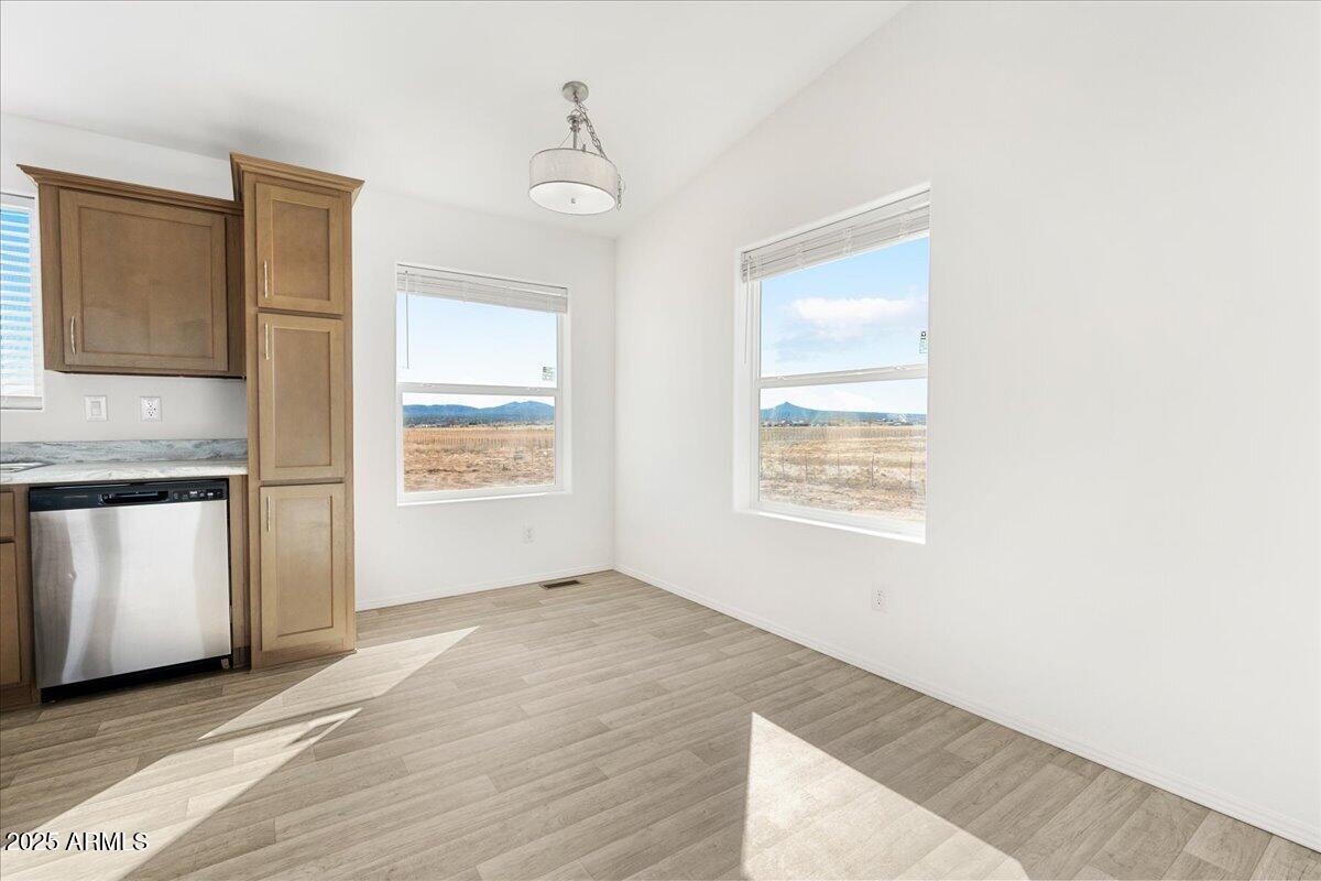 24921 North Verdot Road Paulden, AZ 86334 - Photo 11 of 22 09-Dining Area View
