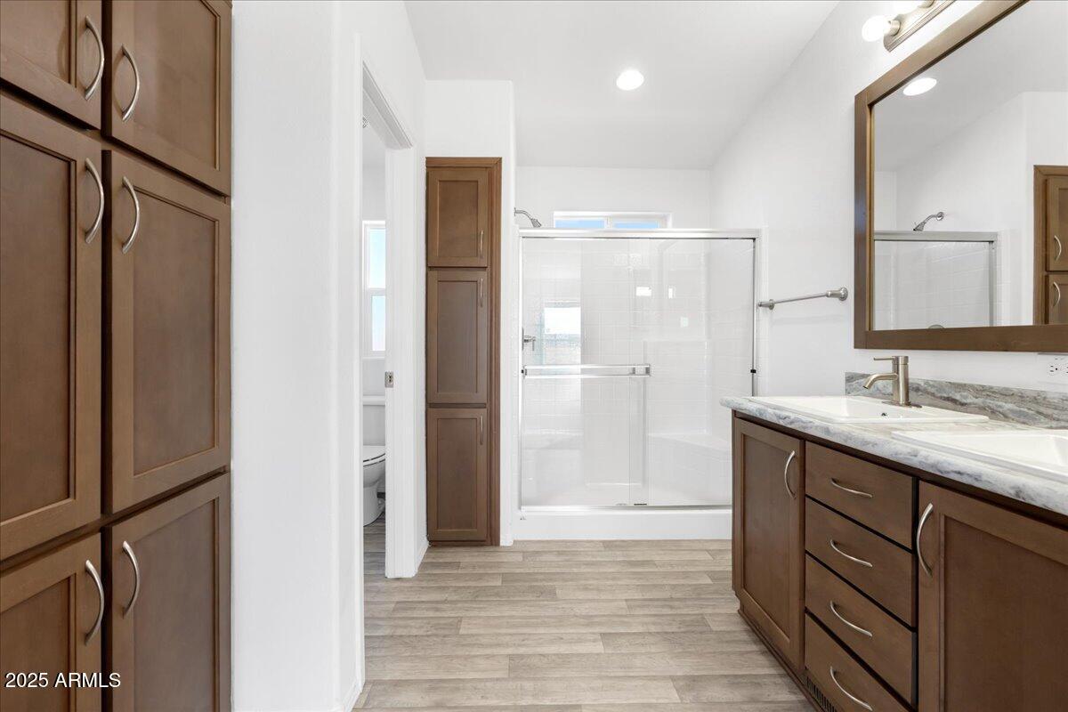 24921 North Verdot Road Paulden, AZ 86334 - Photo 19 of 22 17-Primary Bathroom