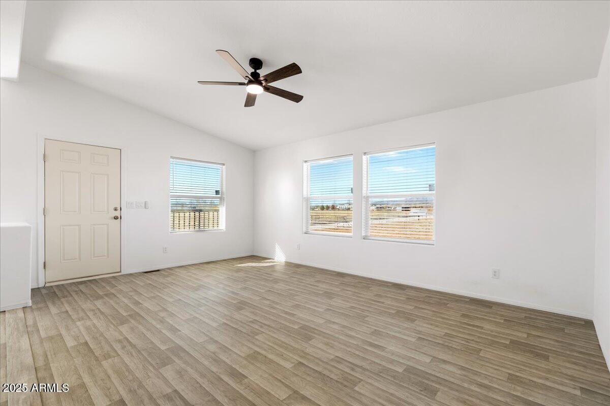 24921 North Verdot Road Paulden, AZ 86334 - Photo 6 of 22 04-Living Room