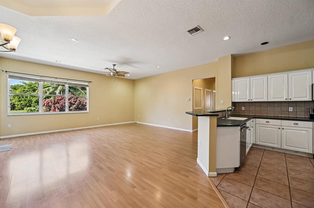 4181 Southwest 141st Avenue Davie, FL 33330 - Photo 16 of 61 Family Room