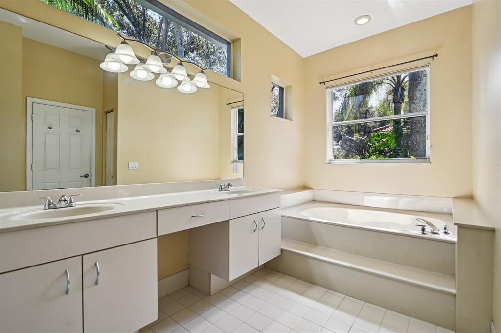 4181 Southwest 141st Avenue Davie, FL 33330 - Photo 28 of 61 Master Bath