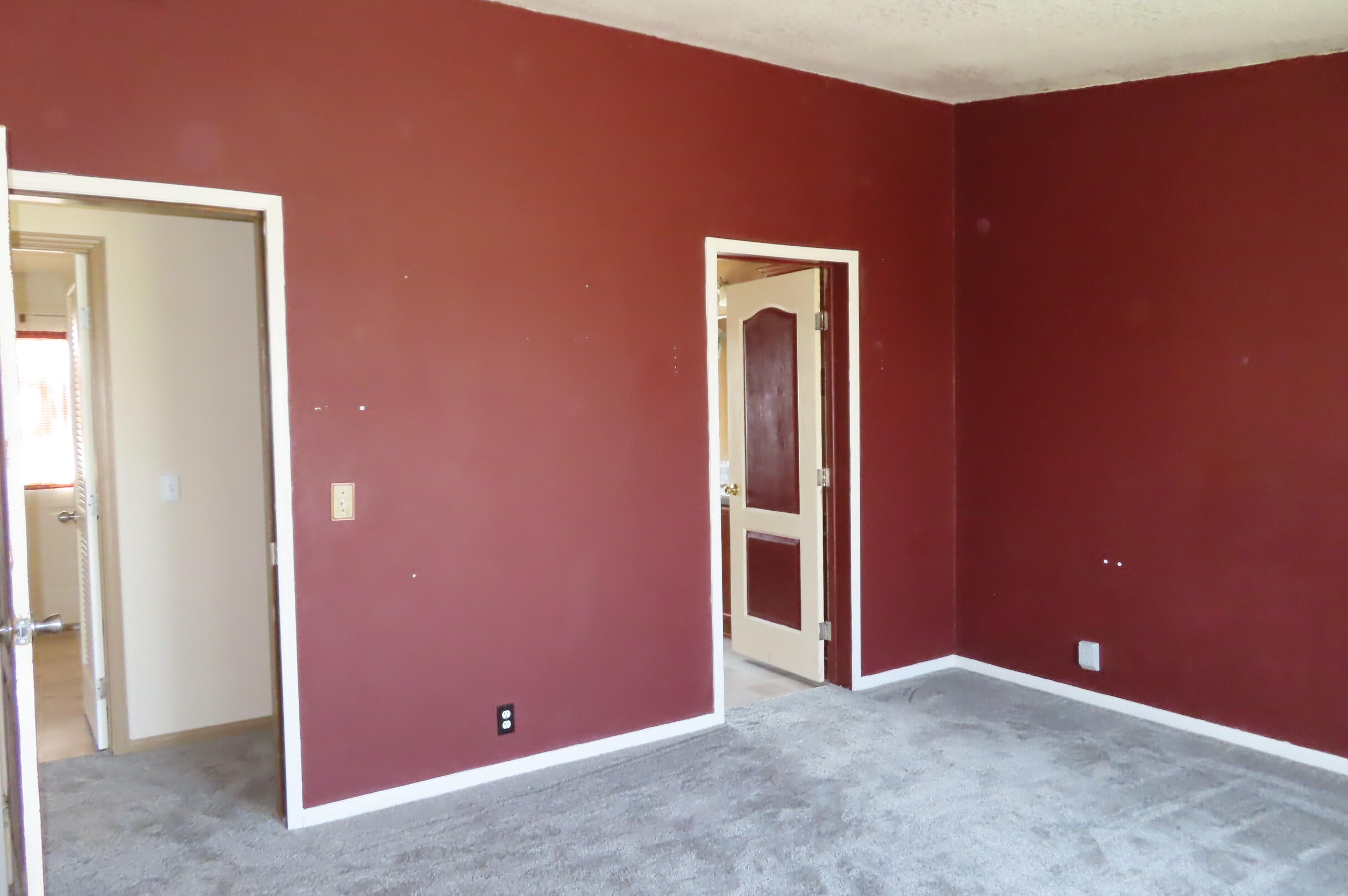 57752 North Oil Dri Road Silver Lake, OR 97638 - Photo 12 of 33 Primary Bedroom