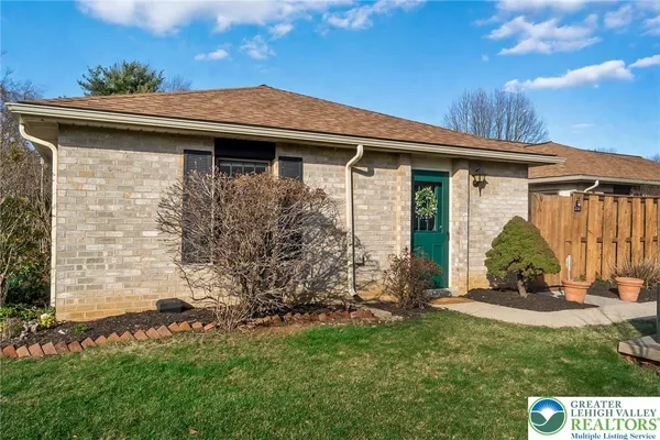 $2,450 | 2796 Springhaven Place, Unit 376, Lower Macungie Township, PA 18062