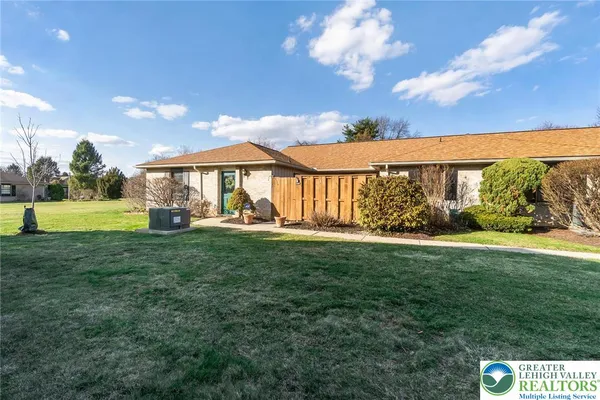 $2,450 | 2796 Springhaven Place, Unit 376, Lower Macungie Township, PA 18062