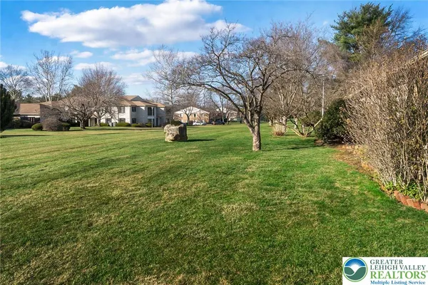 $2,450 | 2796 Springhaven Place, Unit 376, Lower Macungie Township, PA 18062