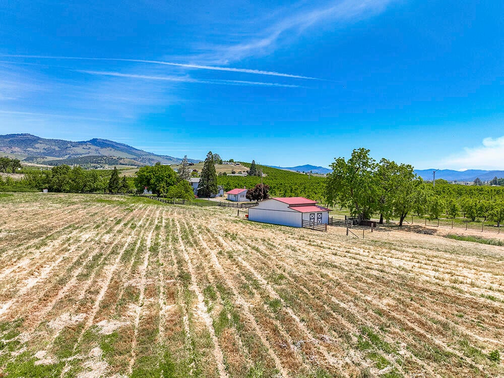 679 West Valley View Road Talent, OR 97540 - Photo 59 of 77 DJI_0139