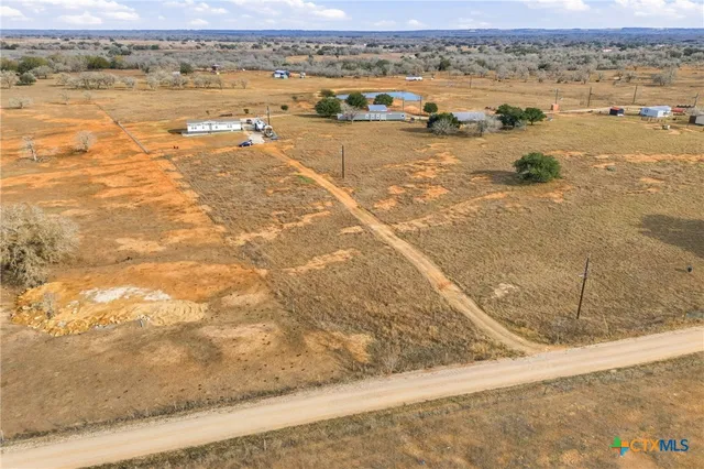 $320,000 | 653 County Road 390, Gonzales, TX 78629