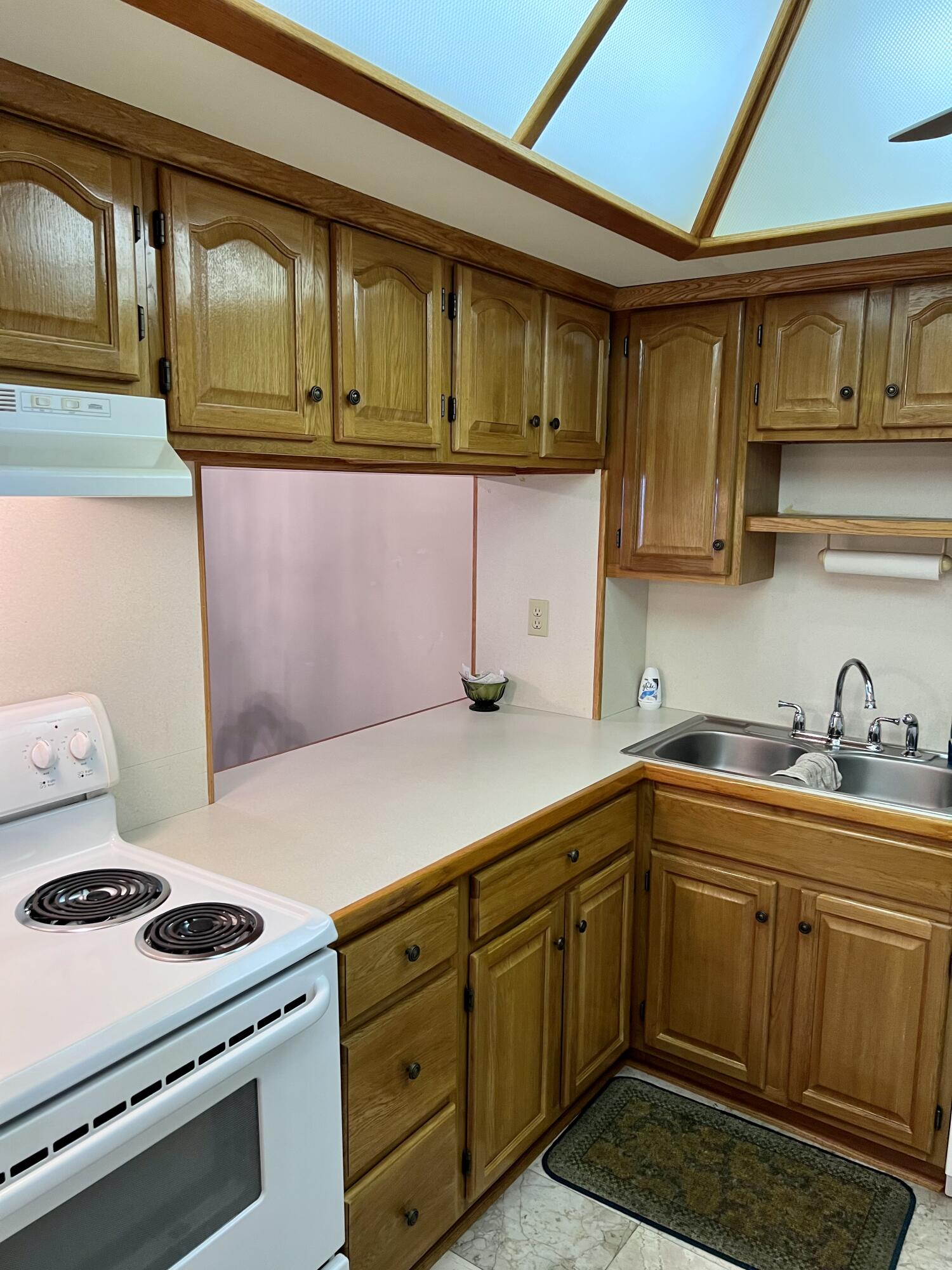 9826 Marina Boulevard, Unit 1014 Boca Raton, FL 33428 - Photo 8 of 17 6AA44EA2-31D9-43B5-A807-61CCD082724F
