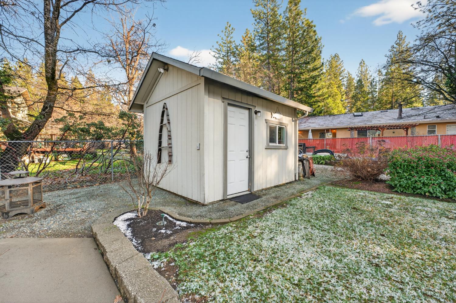 6140 Shad Way Pollock Pines, CA 95726 - Photo 31 of 48 Workshop/Shed