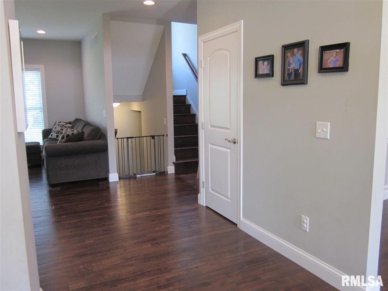 1708 Autumn Ridge Washington, IL 61571 - Photo 3 of 29 Gallery Image 3