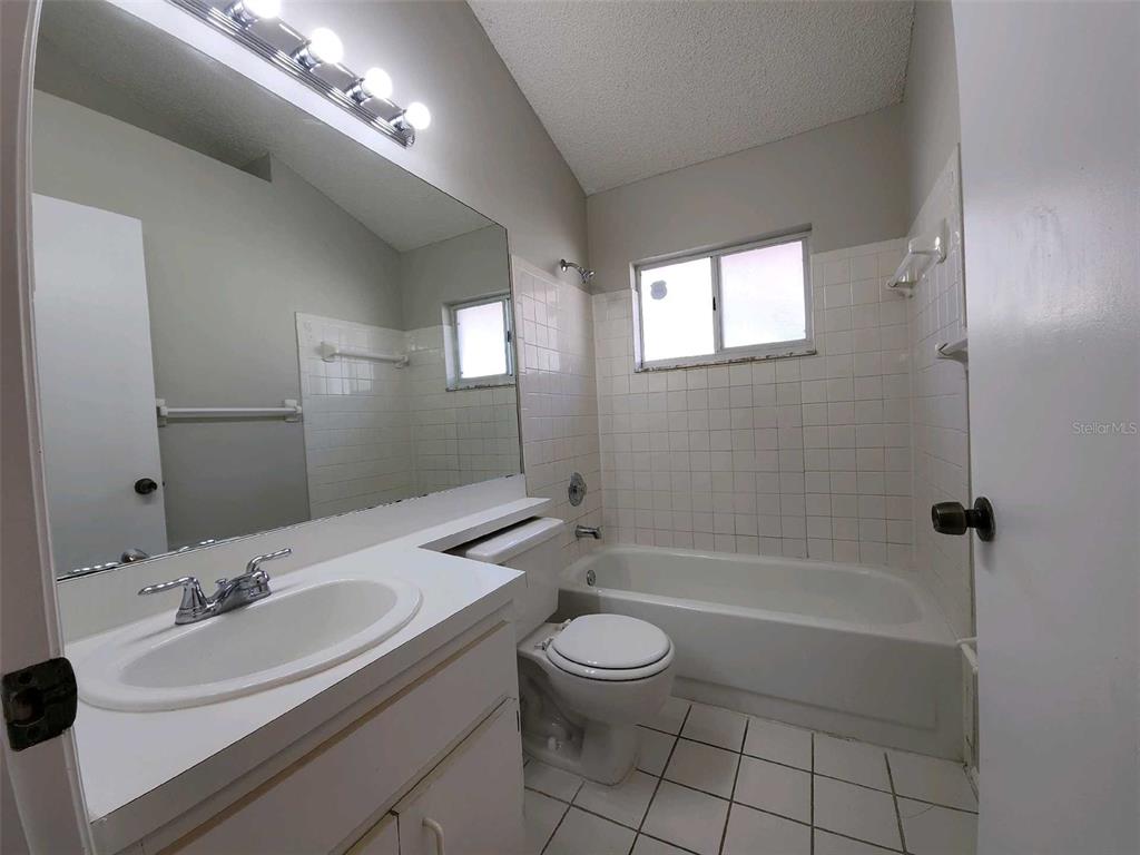 8710 Triple Oaks Road Temple Terrace, FL 33637 - Photo 4 of 5