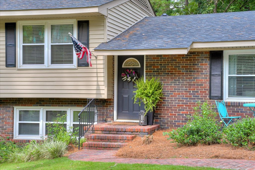 624 Cambridge Road Augusta, GA 30909 - Photo 4 of 39