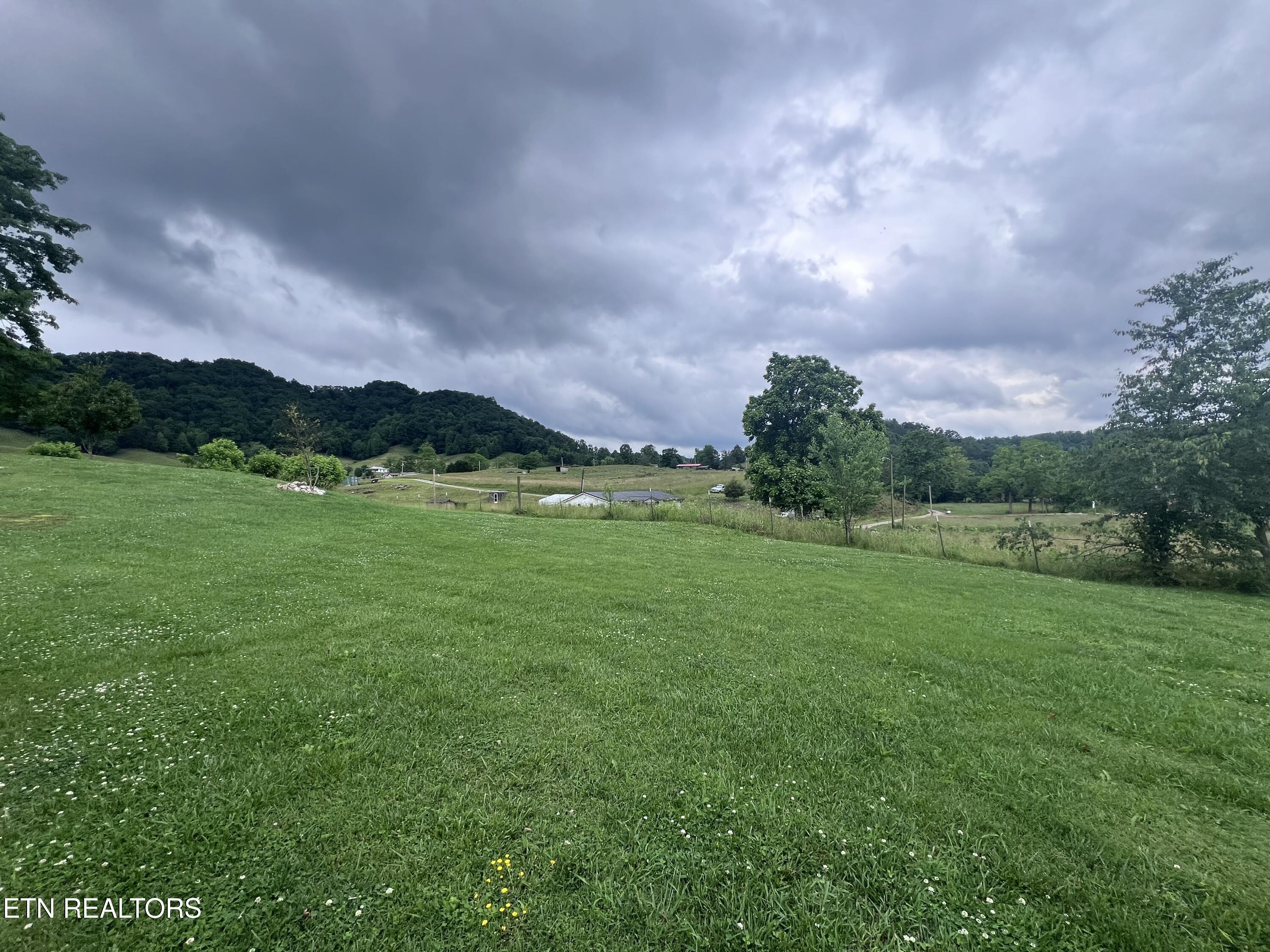 151 Davis Road Sneedville, TN 37869 - Photo 8 of 43 IMG_0845