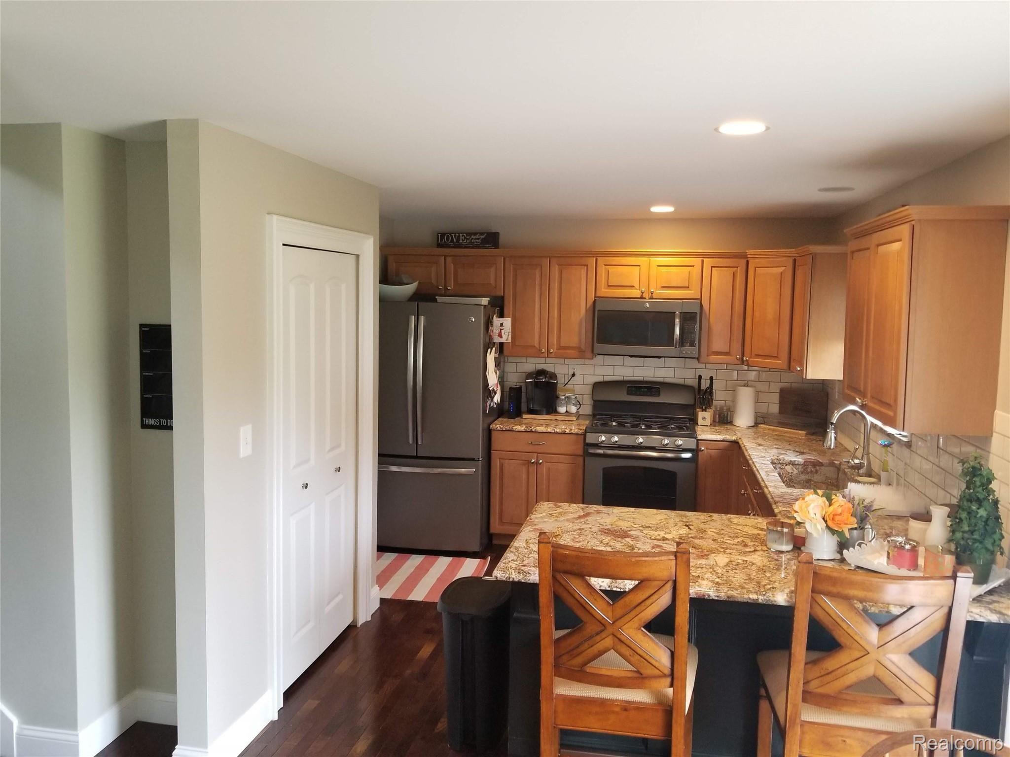 16247 Inkster Road Taylor, MI 48180 - Photo 10 of 25 20190507_161507.jpg