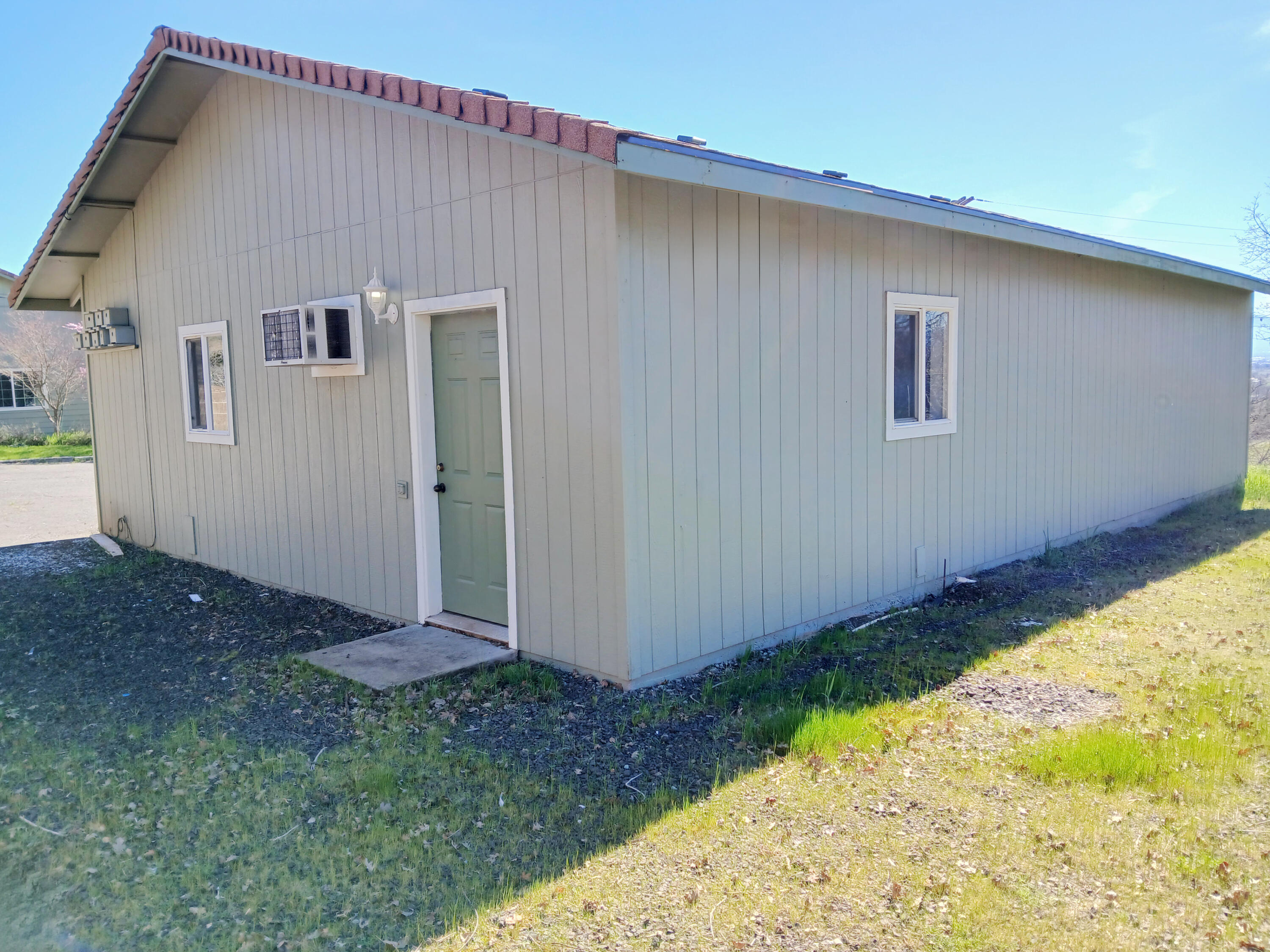 1360 West Linn Road Eagle Point, OR 97524 - Photo 35 of 42