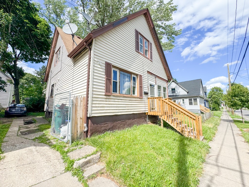 644 Ave D Rochester, NY 14621 - Photo 3 of 16
