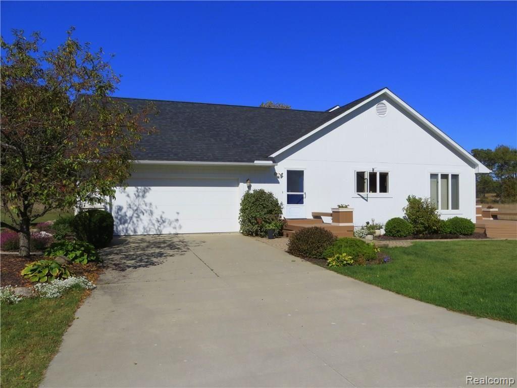 5290 Fenton Road Fenton, MI 48430 - Photo 2 of 44