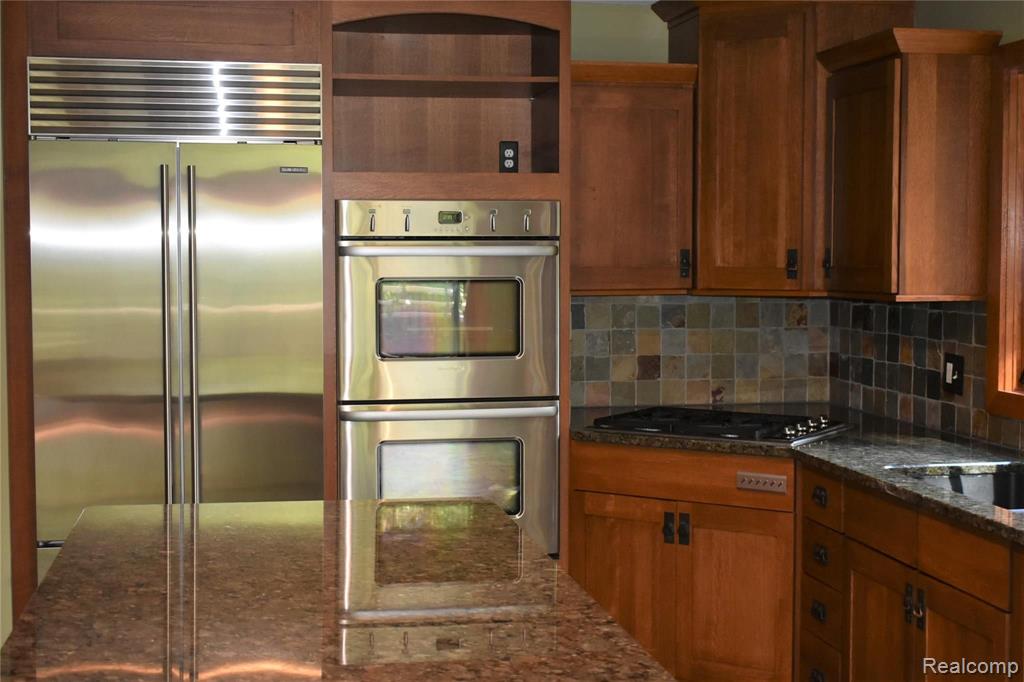6847 High Ridge Road West Bloomfield, MI 48324 - Photo 10 of 23 Gallery Image 10