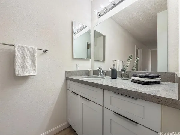 $399,900 | 91-1059 Puamaeole Street, Unit 5D, Ewa Beach, HI 96706