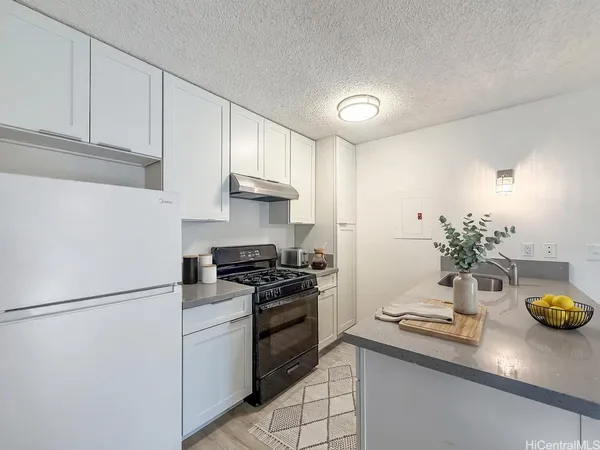 $399,900 | 91-1059 Puamaeole Street, Unit 5D, Ewa Beach, HI 96706