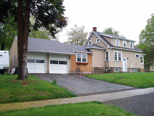 186 Willowbrook Road Greece, NY 14616 - Photo 1 of 1 Exterior Front