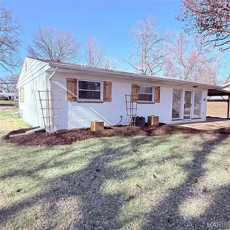 $160,000 | 233 Sunset Drive, Belleville, IL 62223