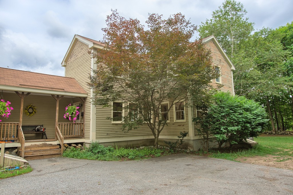 27 Andover Road, Unit 2 Billerica, MA 01821 - Photo 1 of 23 front view of a house