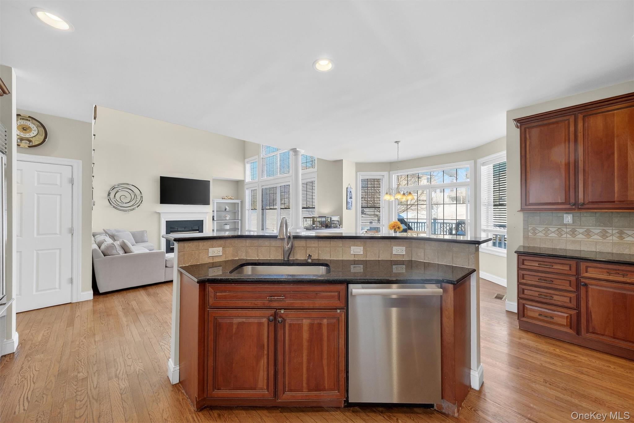 205 Buttonwood Way Hopewell Junction, NY 12533 - Photo 13 of 46