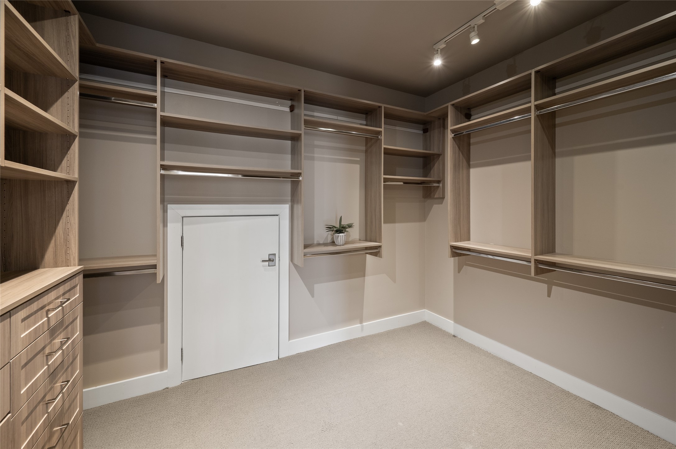 714 Wilken Street Houston, TX 77008 - Photo 22 of 35 a view of an empty walk in closet