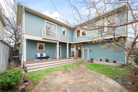 a house view with a outdoor space