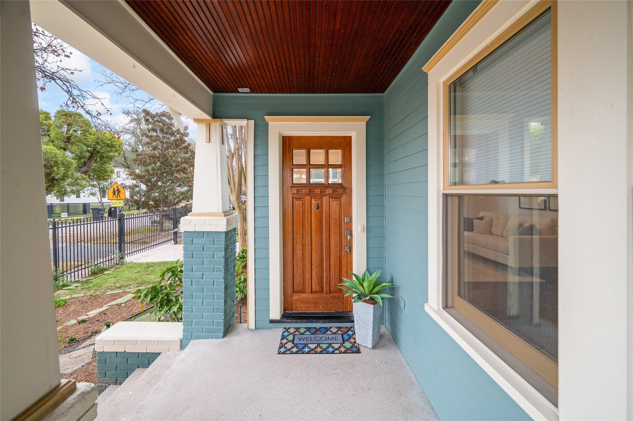 714 Wilken Street Houston, TX 77008 - Photo 4 of 35 a front view of a house with a porch
